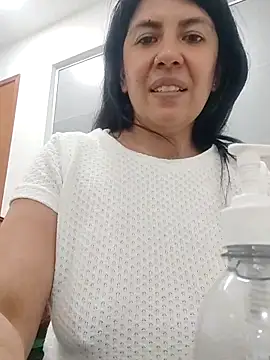 aisha latina online show from March 6, 2025, 5:33 pm