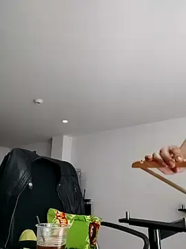 aisha latina online show from October 9, 2025, 1:33 pm