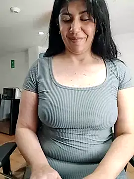 aisha latina online show from June 22, 2026, 2:47 pm