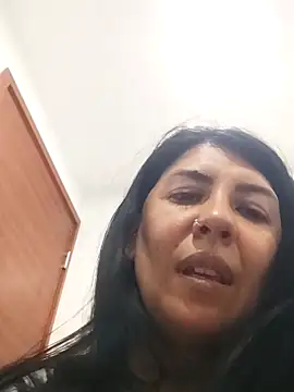 aisha latina online show from March 4, 2025, 8:16 pm