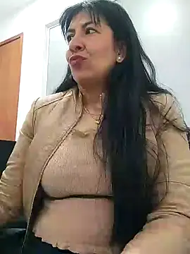 aisha latina online show from September 10, 2025, 3:00 pm