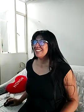 aisha latina online show from February 11, 2026, 2:39 pm