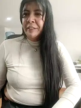 aisha latina online show from April 24, 2026, 3:36 pm
