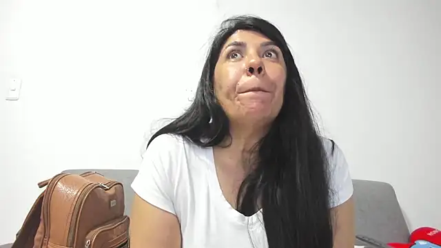 aisha latina online show from February 27, 2025, 11:15 pm