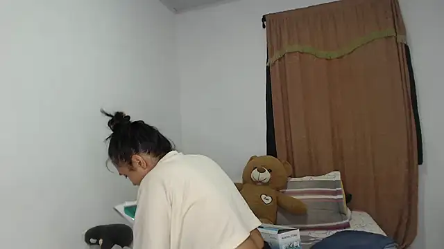 kathy luisa online show from May 4, 2026, 12:08 pm