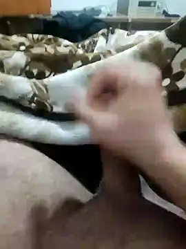 asezgin824 online show from February 9, 2025, 4:40 pm