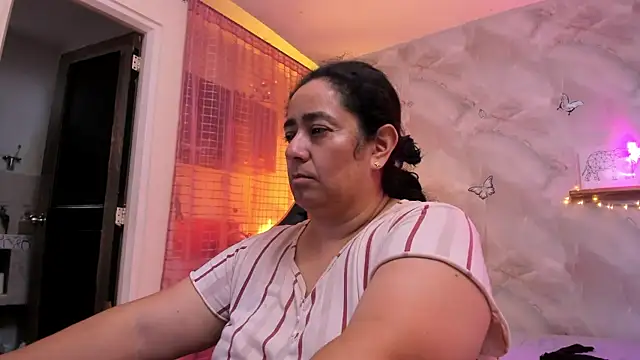 agathaxxx-69 online show from September 27, 2025, 7:42 pm