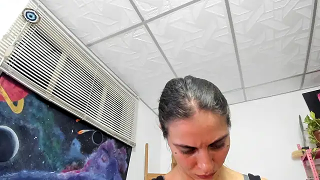 mariecam420 online show from June 10, 2026, 2:02 am
