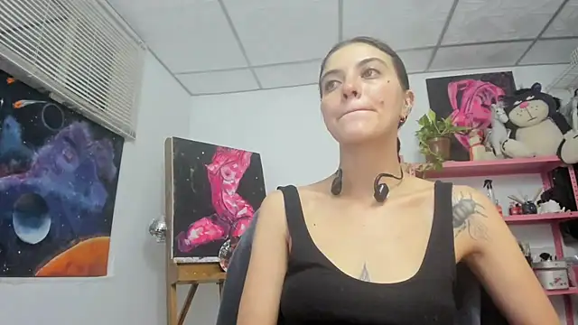 mariecam420 online show from May 26, 2026, 8:40 pm