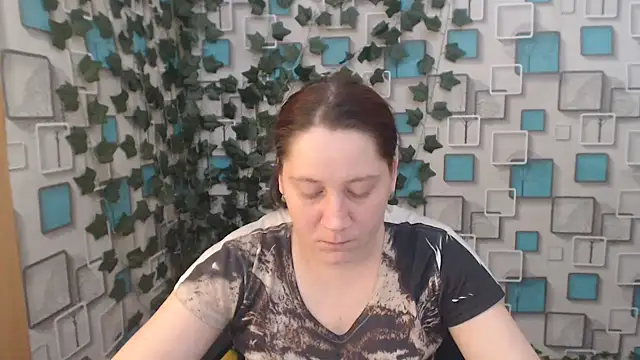 JosieJun  online show from March 11, 2025, 1:59 am