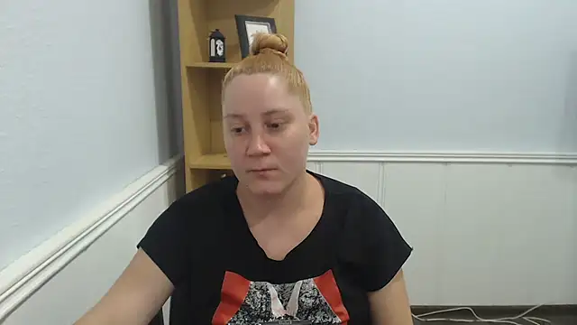 JosieJun  online show from July 24, 2026, 6:37 pm