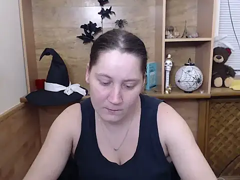 JosieJun  online show from November 24, 2025, 5:57 pm