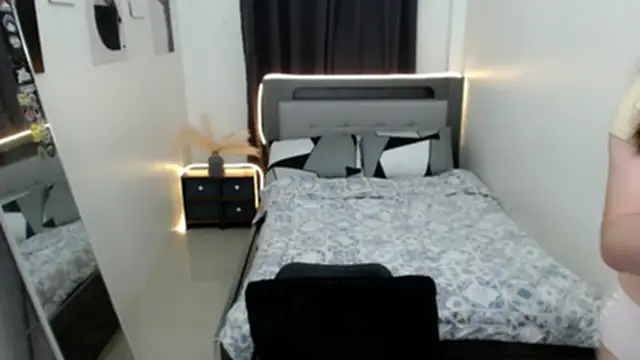 Snapshot of AmazingLuchie chatting on January 16, 2026, 6:28 am AmazingLuchie online show from January 16, 2026, 6:28 am