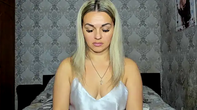 Snapshot of NicoletMoore chatting on November 11, 2025, 6:58 pm NicoletMoore online show from November 11, 2025, 6:58 pm