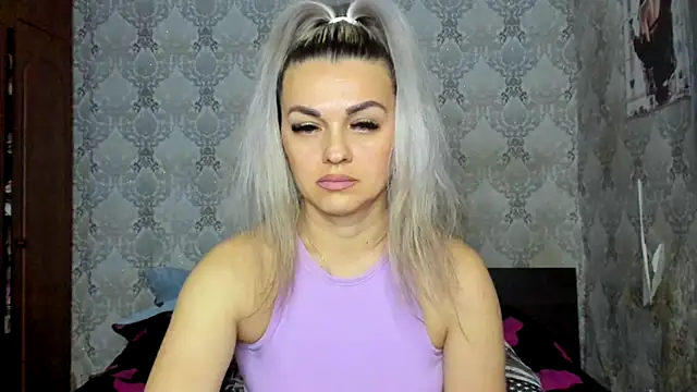 Snapshot of NicoletMoore chatting on March 21, 2025, 9:01 pm NicoletMoore online show from March 21, 2025, 9:01 pm