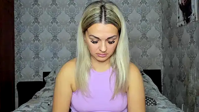 Snapshot of NicoletMoore chatting on November 10, 2025, 7:41 pm NicoletMoore online show from November 10, 2025, 7:41 pm