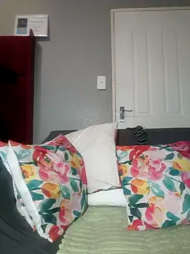 HoneyDropsX online show from November 13, 2025, 3:32 am