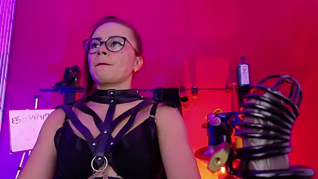 MistressSlut1 online show from June 30, 2026, 11:32 am