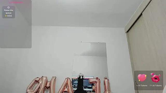 esmeraldamfc online show from November 7, 2025, 10:03 pm