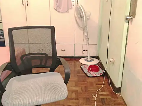 Ezradeliciosa online show from June 11, 2026, 2:53 am