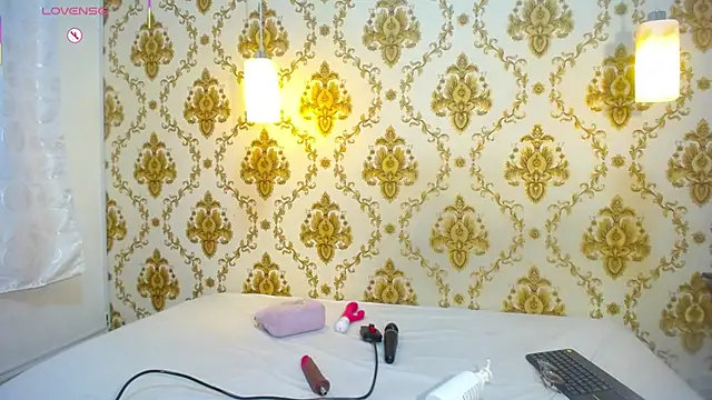 KARATIBBY COX online show from September 18, 2025, 9:07 pm