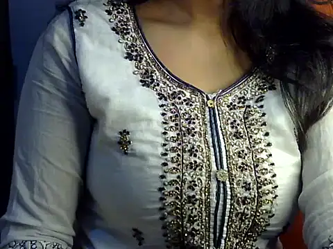 Snapshot of SiaraSiyA chatting on May 8, 2026, 5:17 pm SiaraSiyA online show from May 8, 2026, 5:17 pm