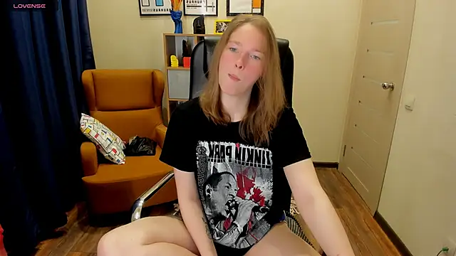 fiona Love online show from April 30, 2026, 8:57 pm