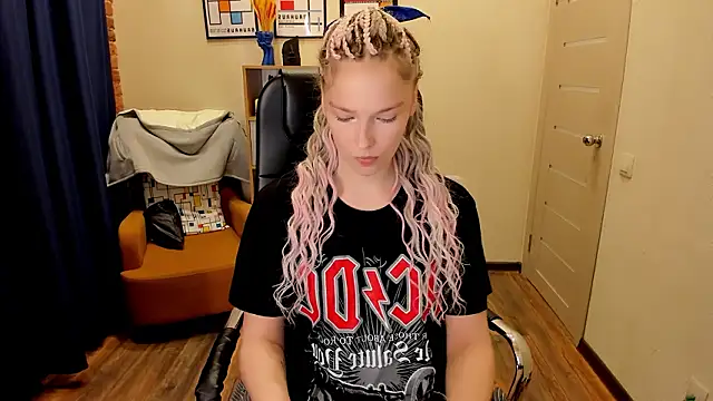  fiona Love online show from March 5, 2026, 8:16 pm