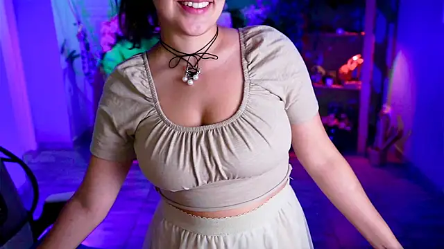 Snapshot of CeceliaJohnson chatting on July 17, 2026, 6:10 am CeceliaJohnson online show from July 17, 2026, 6:10 am
