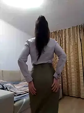 baby sweet girl  online show from October 5, 2025, 8:43 pm