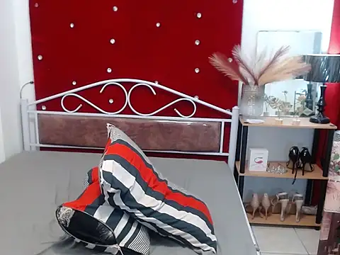 urcumgirl kendall online show from February 8, 2025, 3:53 pm