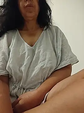 Susannemilf online show from June 8, 2026, 1:22 am