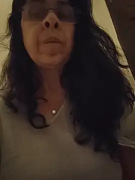 Susannemilf online show from March 17, 2026, 5:05 pm