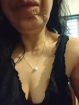 Susannemilf online show from April 25, 2026, 3:53 am