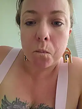 julimonroe online show from June 19, 2026, 4:07 am