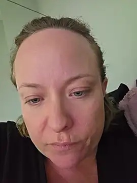 julimonroe online show from June 26, 2026, 2:06 am