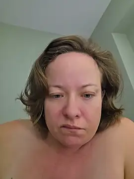julimonroe online show from August 5, 2026, 11:37 am