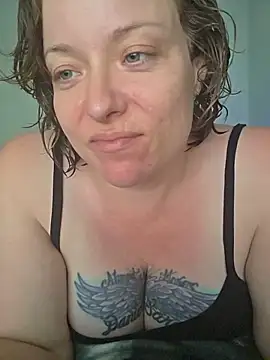 julimonroe online show from June 6, 2026, 1:33 am