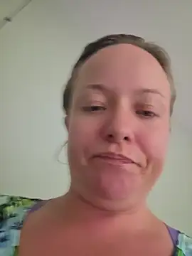 julimonroe online show from July 29, 2026, 12:43 am