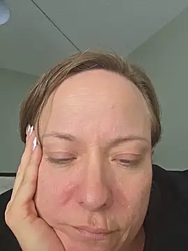 julimonroe online show from June 11, 2026, 3:03 am