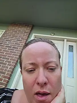 julimonroe online show from July 16, 2026, 1:57 am