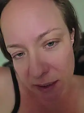 julimonroe online show from July 6, 2026, 5:14 am