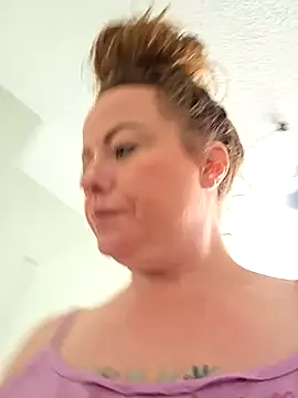 Snapshot of julimonroe chatting on February 26, 2026, 2:50 pm julimonroe online show from February 26, 2026, 2:50 pm