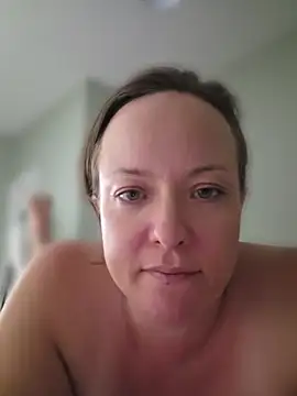 julimonroe online show from July 8, 2026, 5:08 am