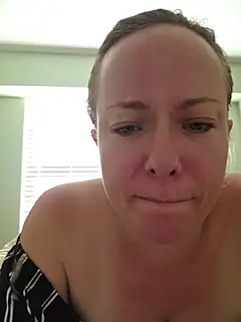 julimonroe online show from July 15, 2026, 1:51 pm