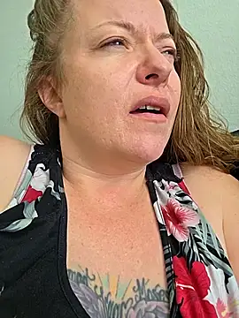 Snapshot of julimonroe chatting on February 22, 2026, 7:15 pm julimonroe online show from February 22, 2026, 7:15 pm