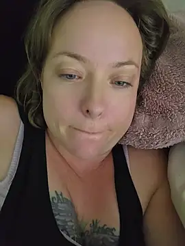 julimonroe online show from August 3, 2026, 9:37 am