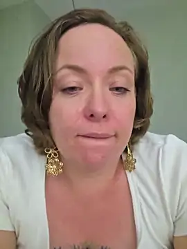 julimonroe online show from June 21, 2026, 3:23 am
