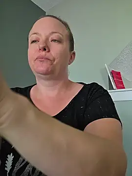 julimonroe online show from July 16, 2026, 7:00 pm