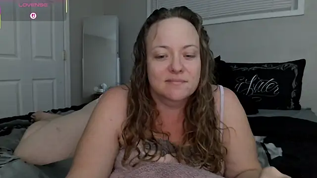 julimonroe online show from November 9, 2025, 3:10 am